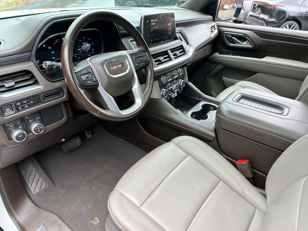 Used 2023 GMC Yukon XL SLT w/ SLT Premium Package image 10