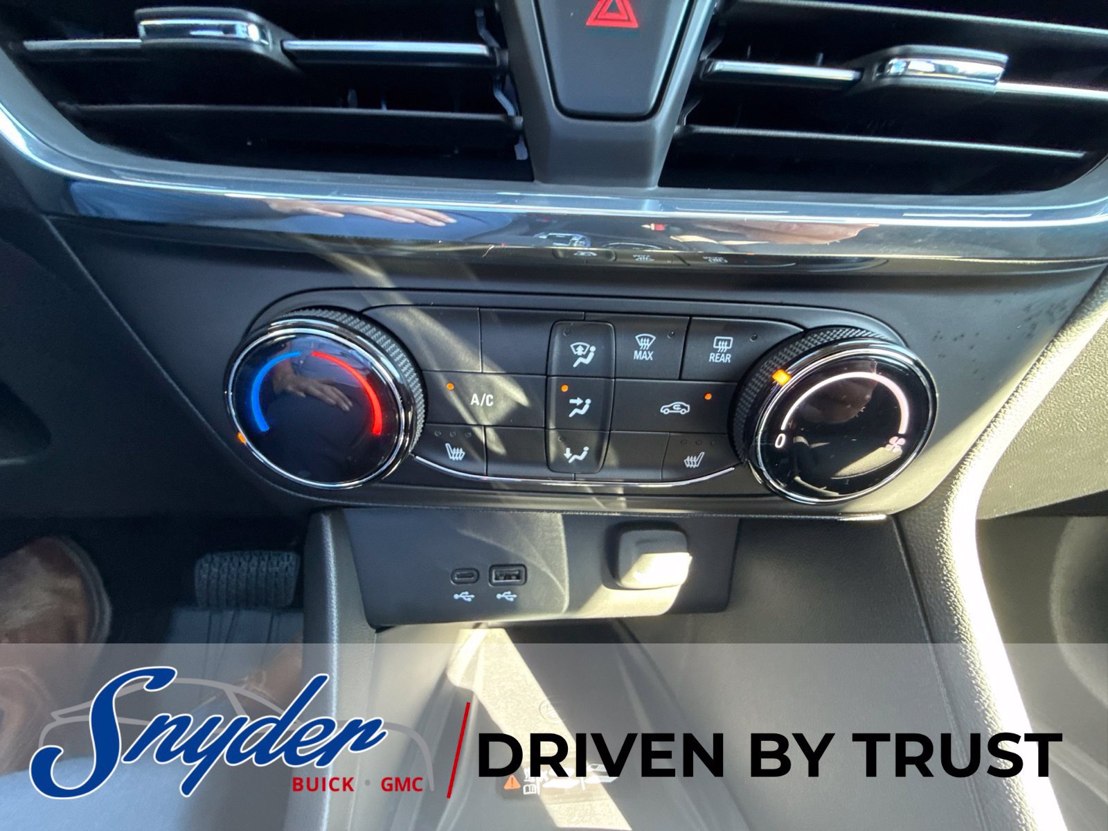 New 2026 Buick Encore GX Preferred w/ Advanced Technology Package FWD image 33