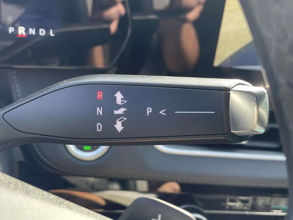 Used 2025 Chevrolet Equinox LT AWD/4WD image 18