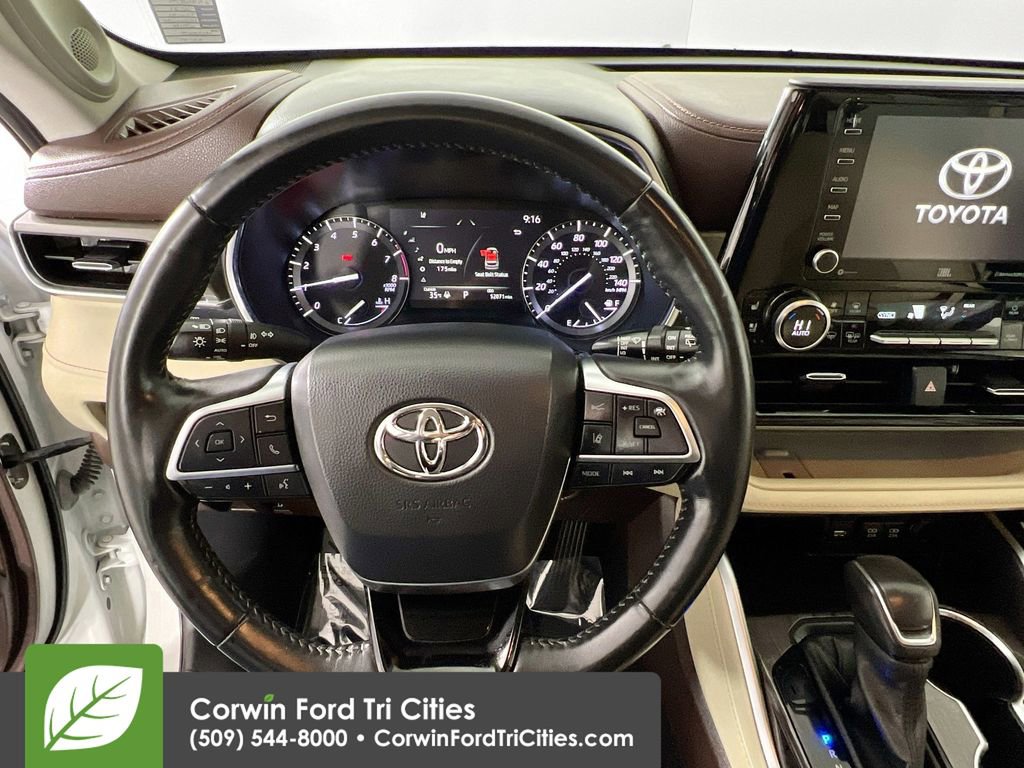 Used 2021 Toyota Highlander Limited image 7