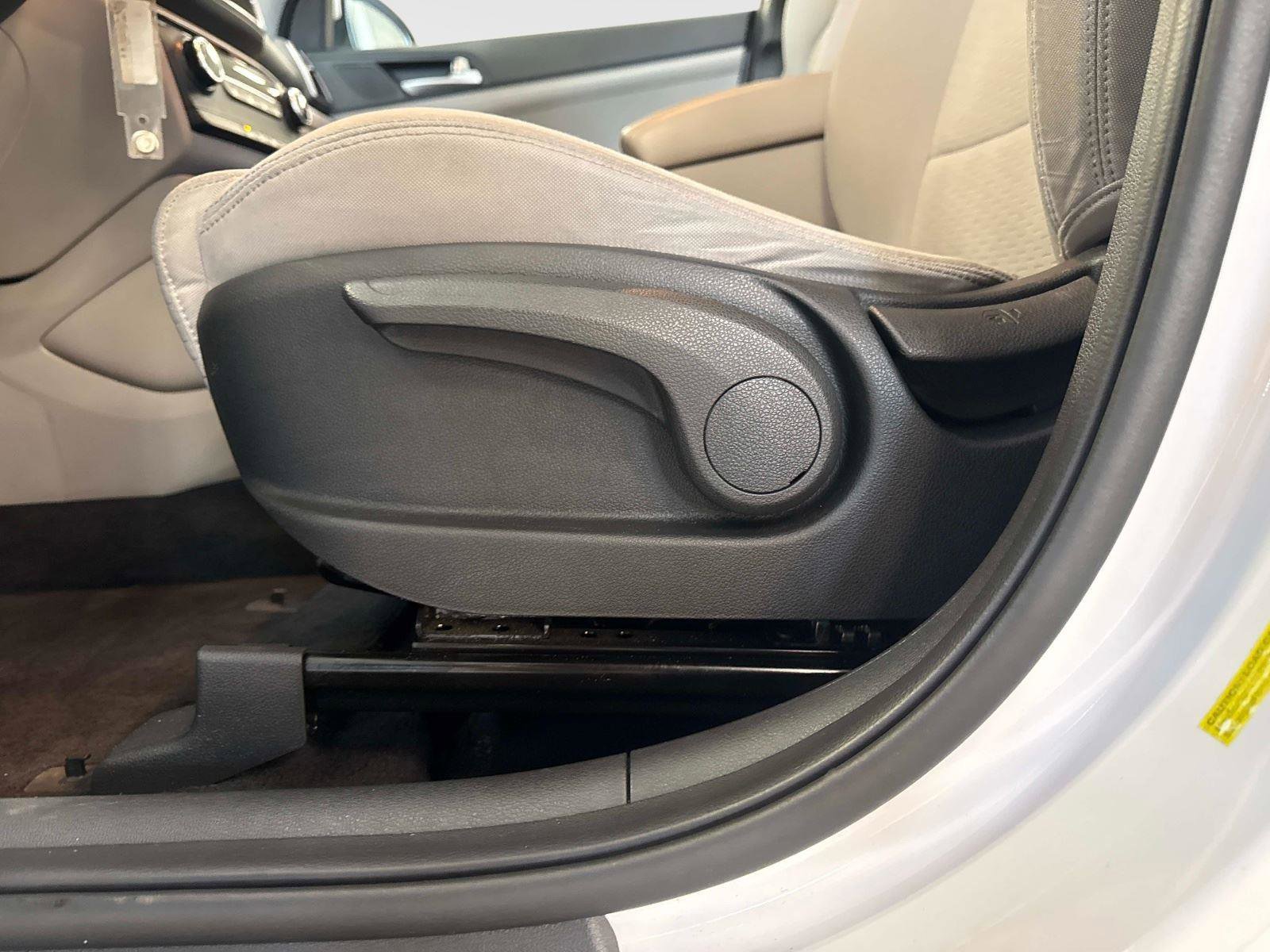 Used 2019 Hyundai Tucson SE image 19