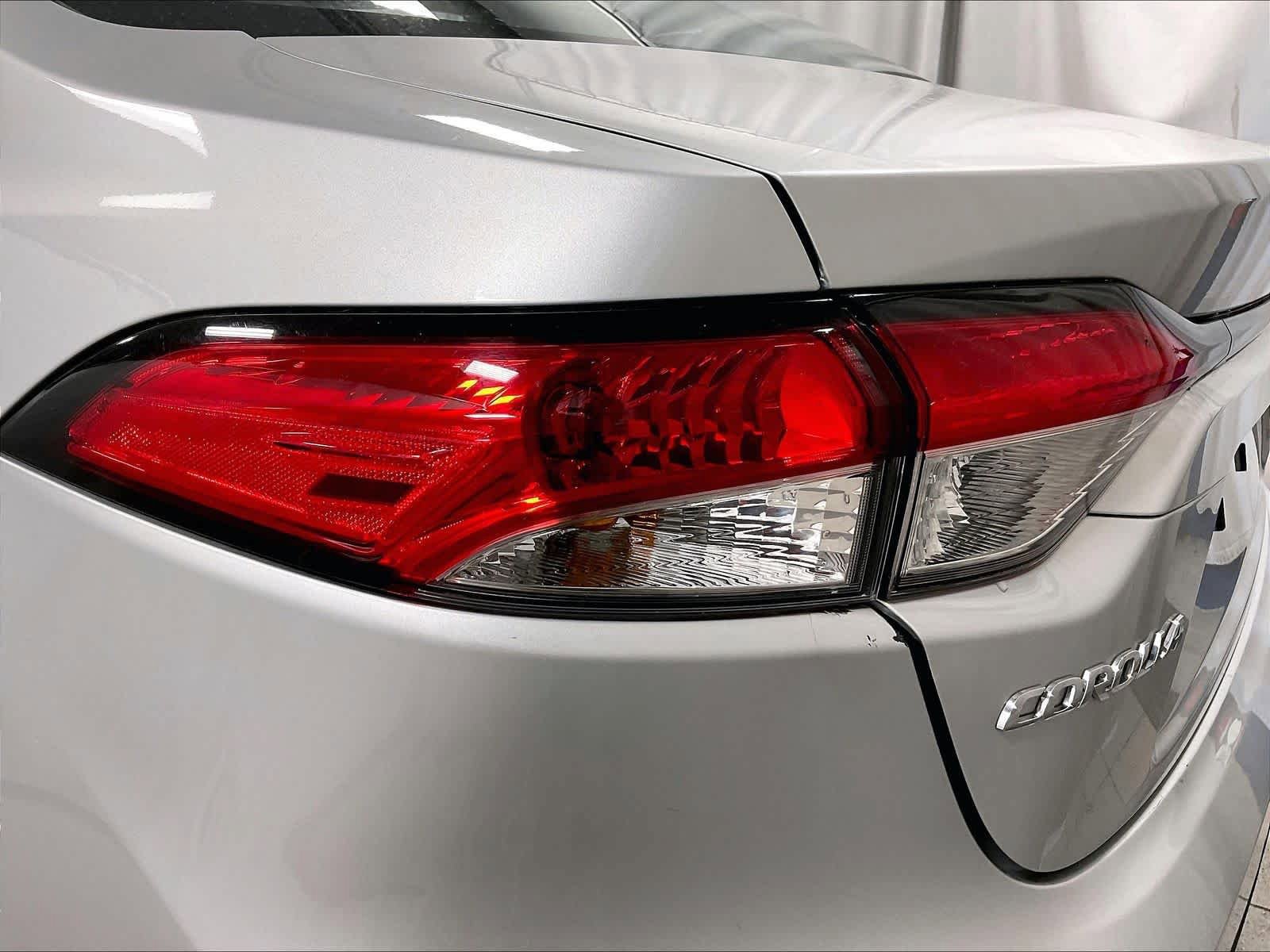 Certified 2025 Toyota Corolla LE FWD image 33