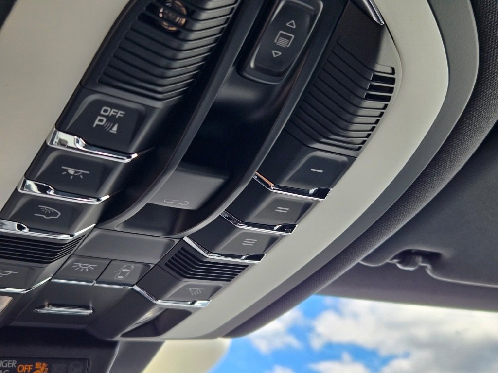 New 2026 Porsche Macan image 27