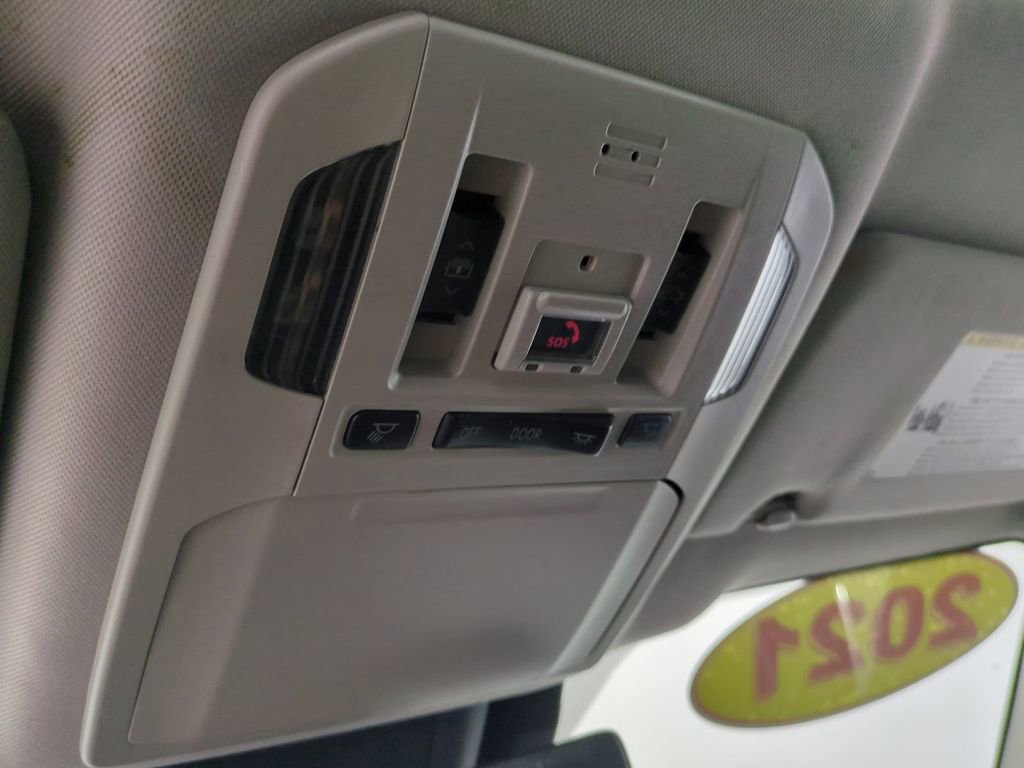 Used 2021 Toyota Highlander Platinum image 26