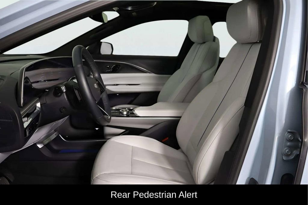 Used 2024 Cadillac Lyriq Luxury image 26