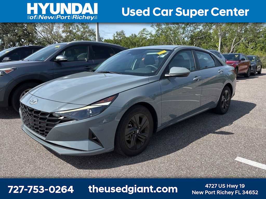 Used 2023 Hyundai Elantra SEL image 1