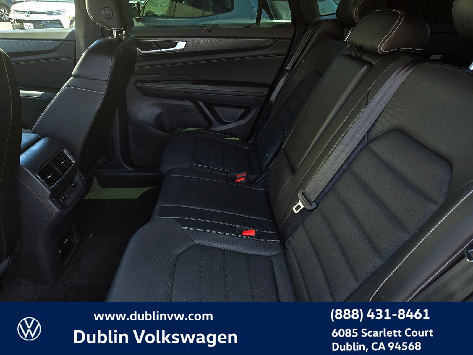 Certified 2024 Volkswagen Atlas Cross Sport SEL R-Line AWD/4WD image 12