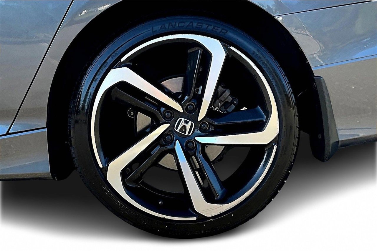 Used 2018 Honda Accord Sport image 32