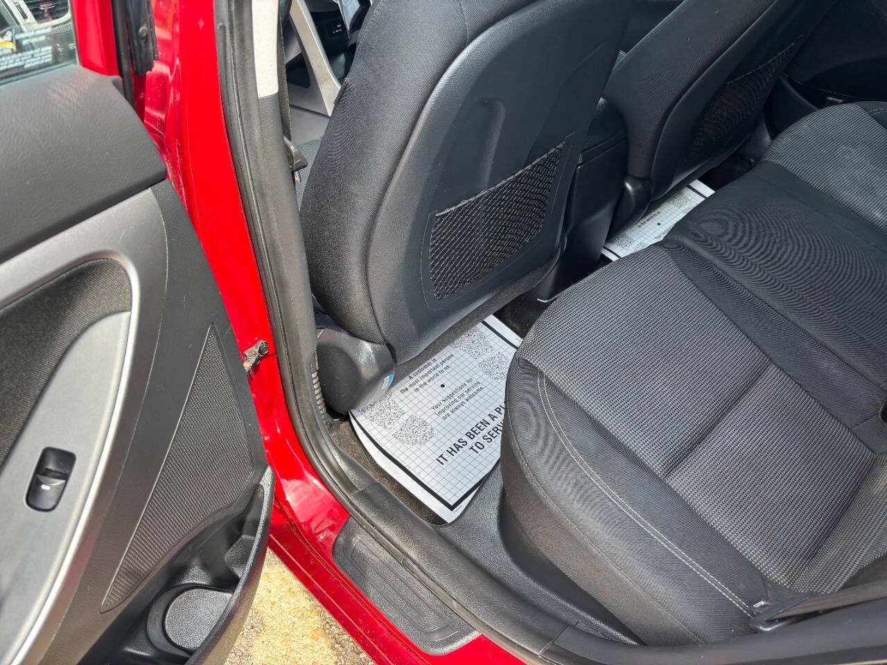 Used 2017 Hyundai Elantra GT FWD image 3