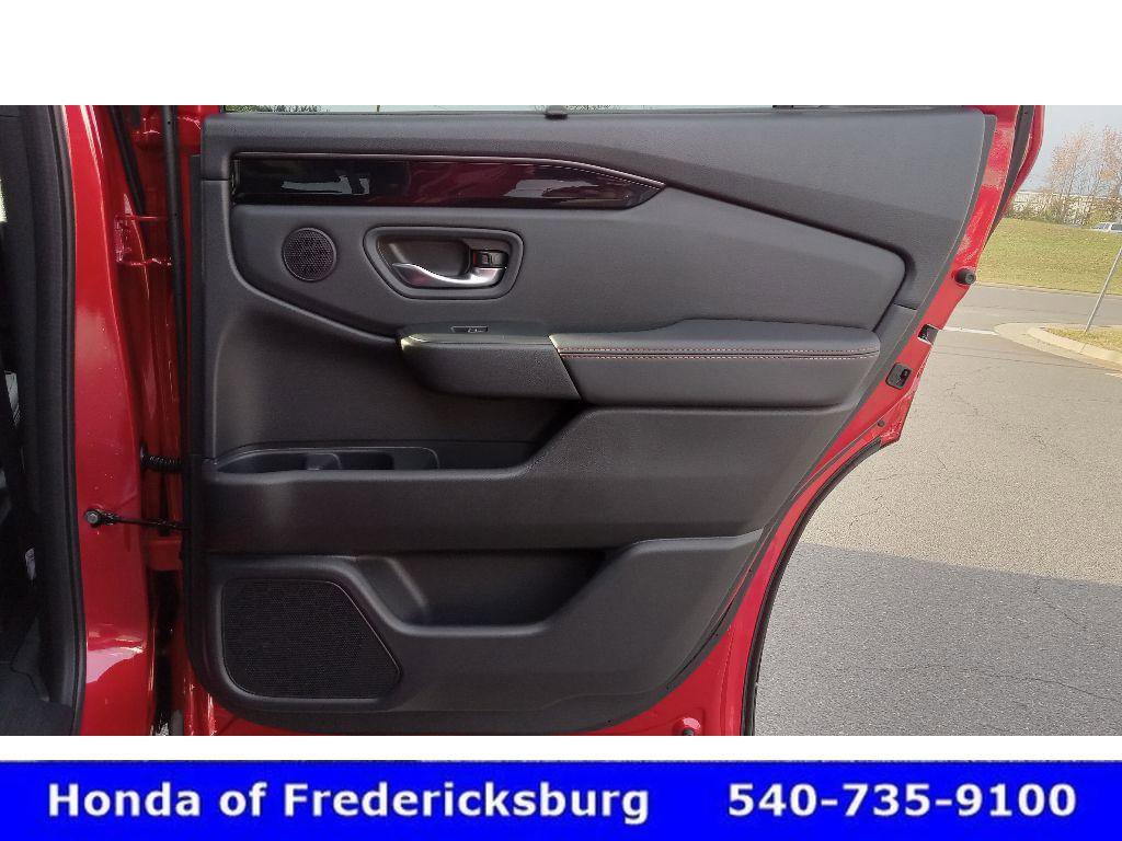 Certified 2025 Honda Pilot TrailSport image 43
