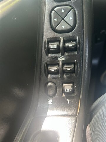 Used 2004 Jeep Grand Cherokee Laredo w/ Convenience Group RWD image 17