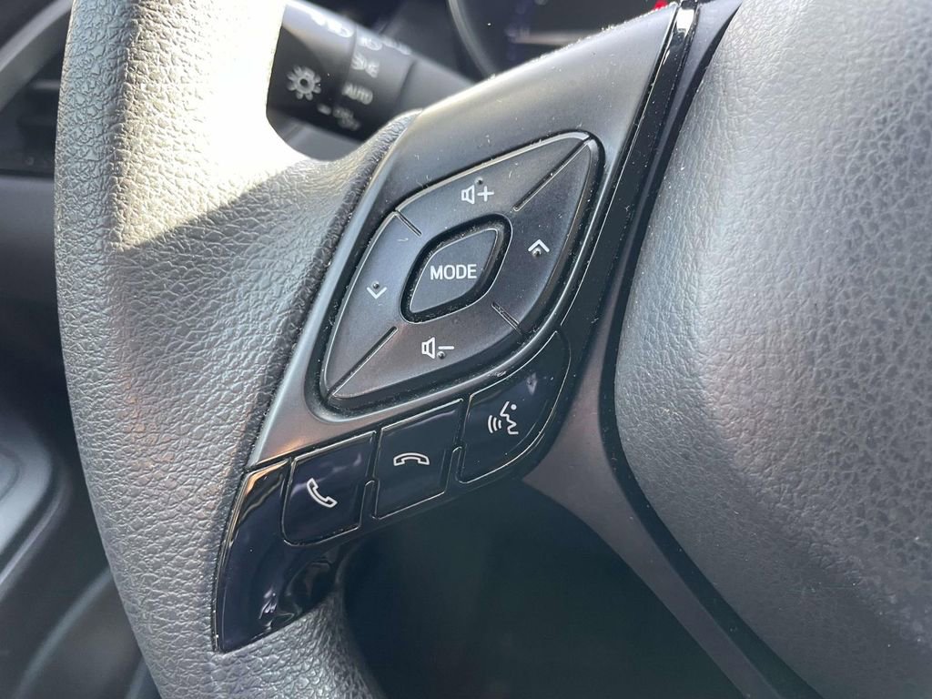 Used 2021 Toyota C-HR LE image 30
