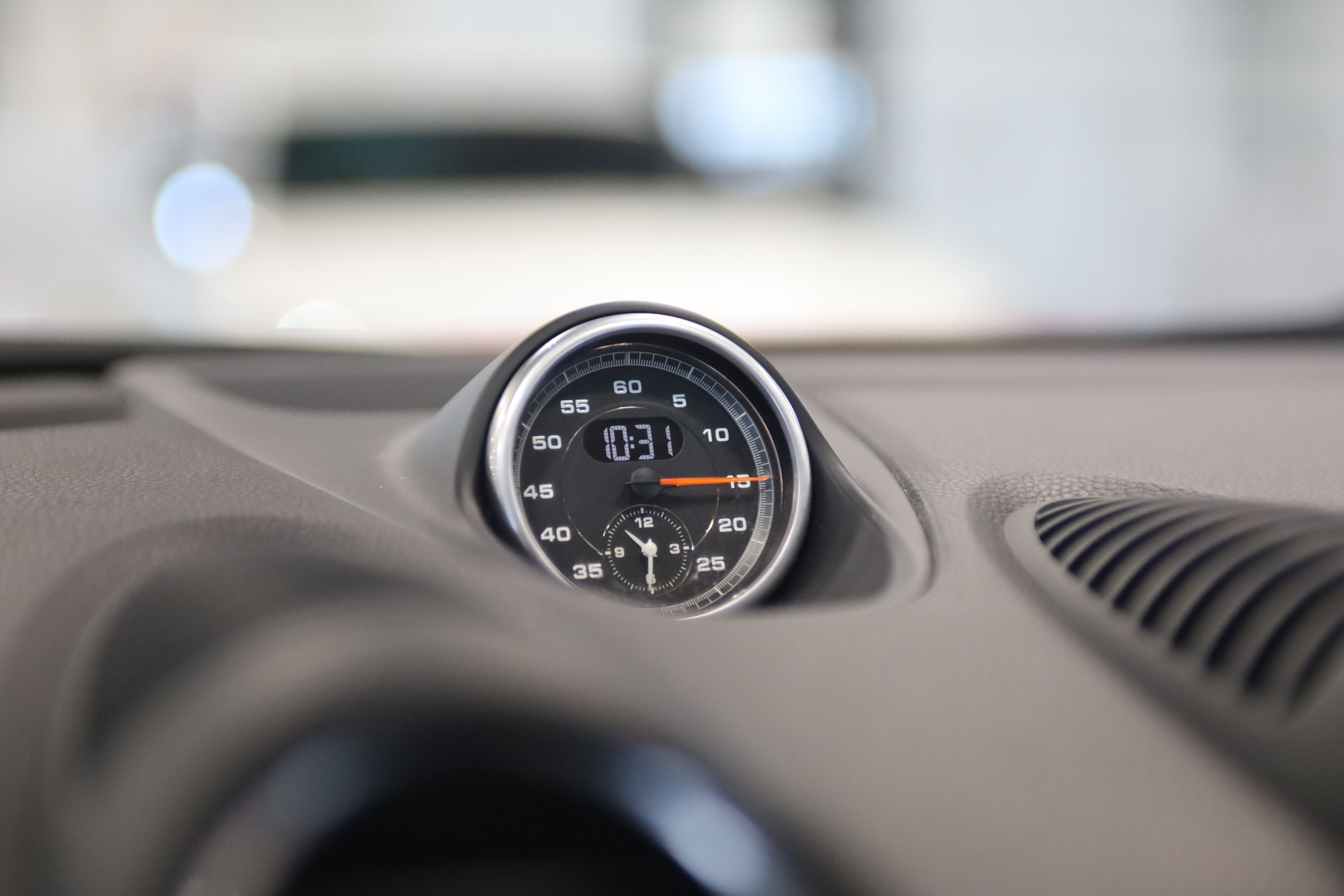 Used 2018 Porsche 718 Cayman RWD image 29