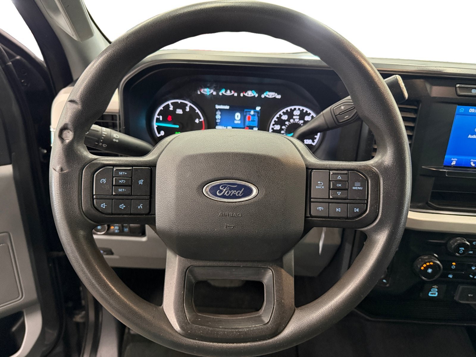 Used 2023 Ford F250 XLT w/ FX4 Off-Road Package AWD/4WD image 16
