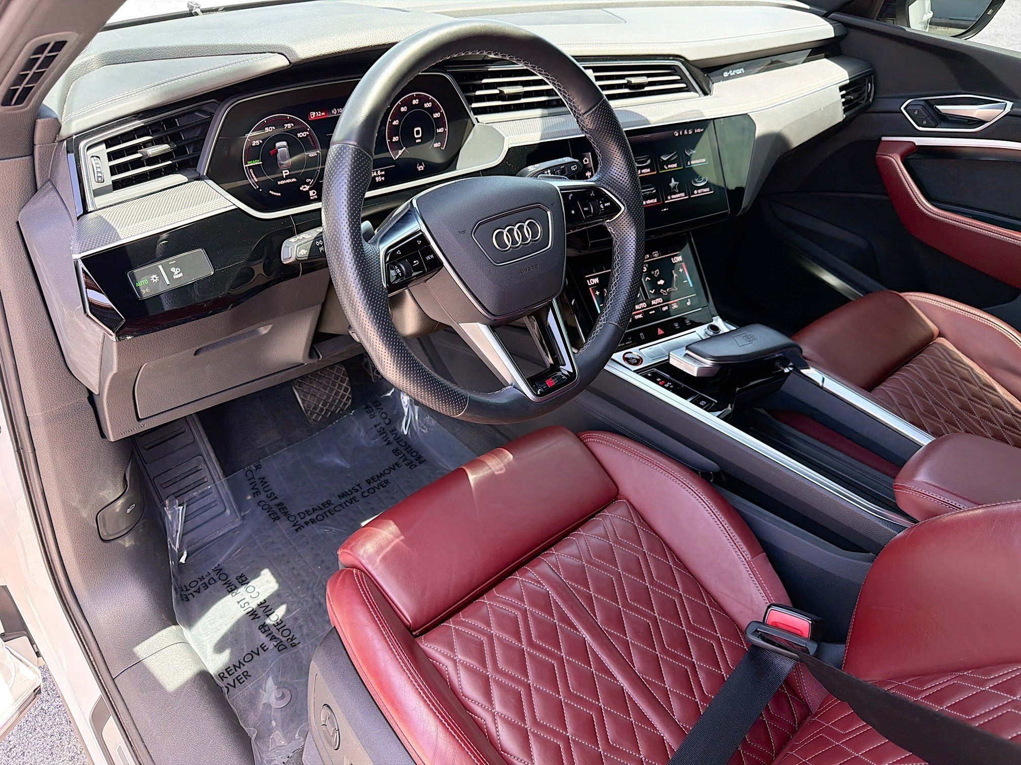 Used 2022 Audi e-tron S Premium Plus AWD/4WD image 25