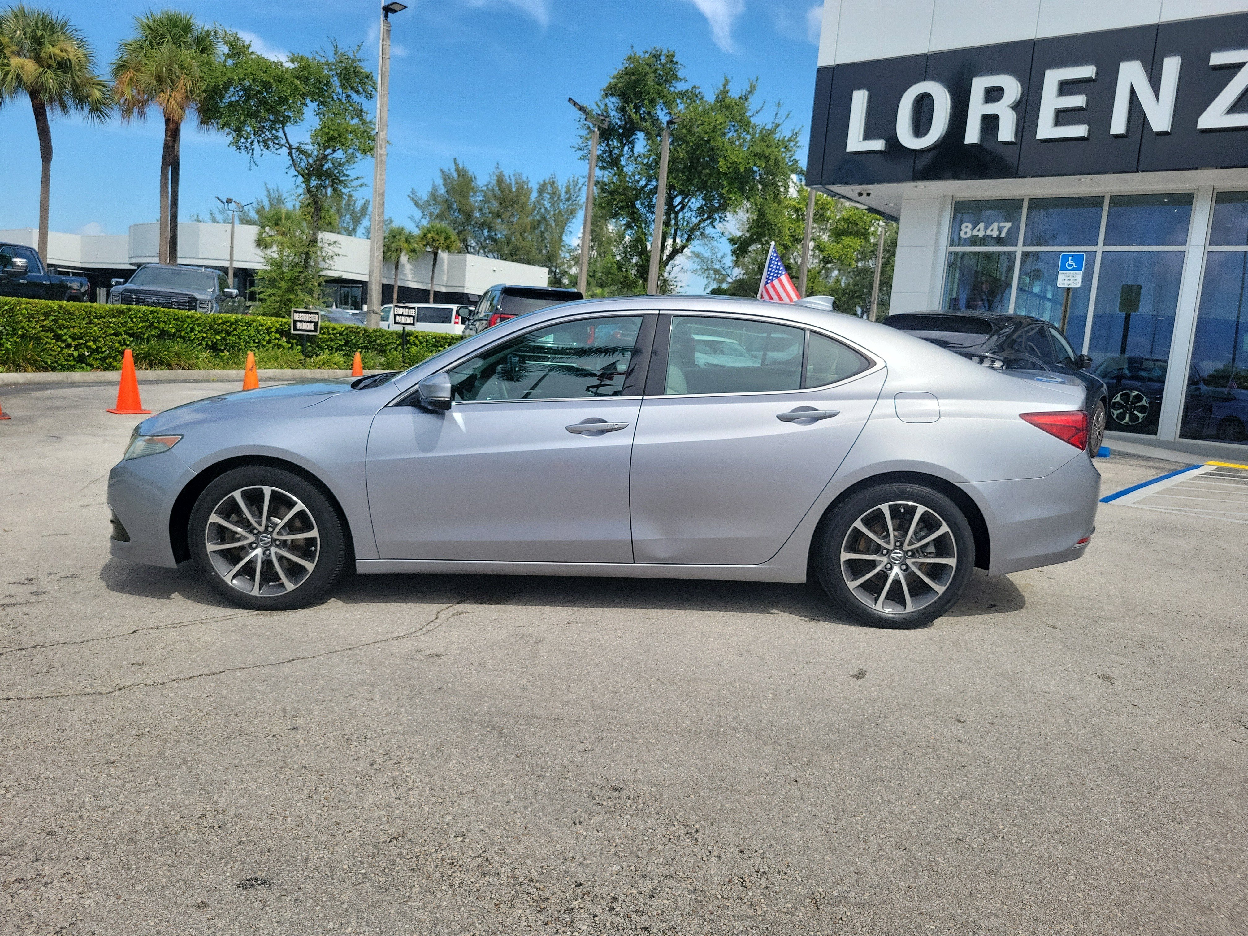 Used 2016 Acura TLX V6 FWD image 8