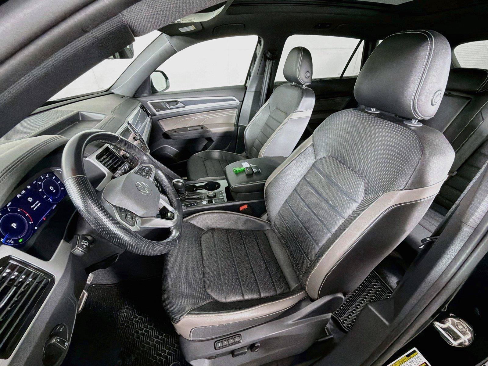 Used 2022 Volkswagen Atlas Cross Sport SEL Premium R-Line AWD/4WD image 2