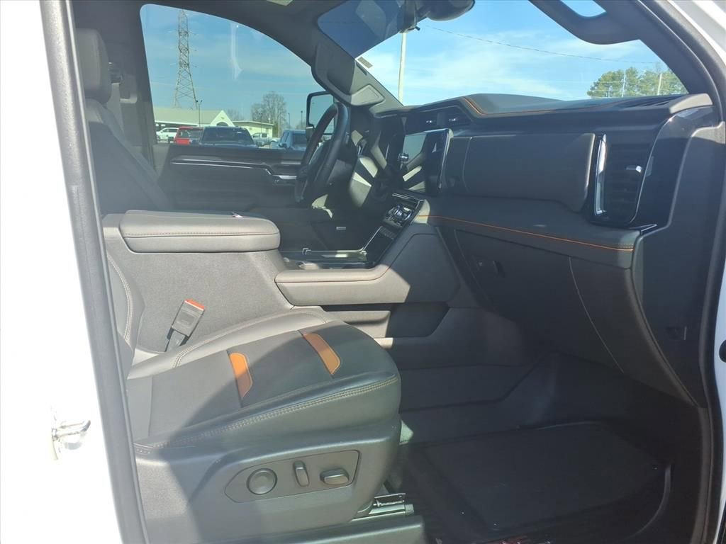 Used 2024 GMC Sierra 2500 AT4 w/ AT4 Premium Plus Package image 12
