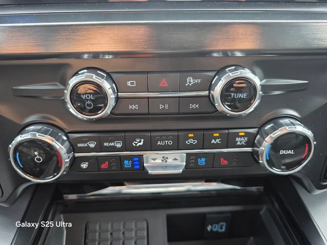 New 2026 Ford F250 Lariat w/ Black Appearance Package AWD/4WD image 22