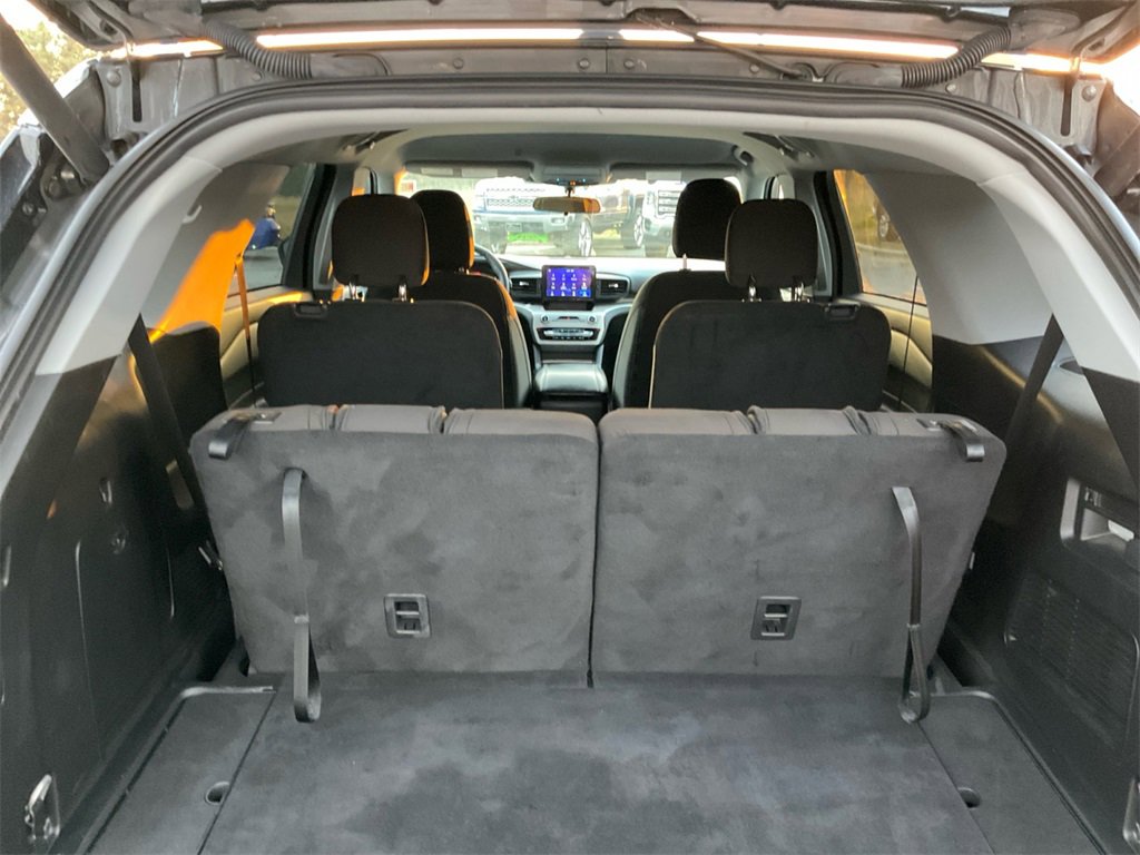 Used 2023 Ford Explorer XLT image 30