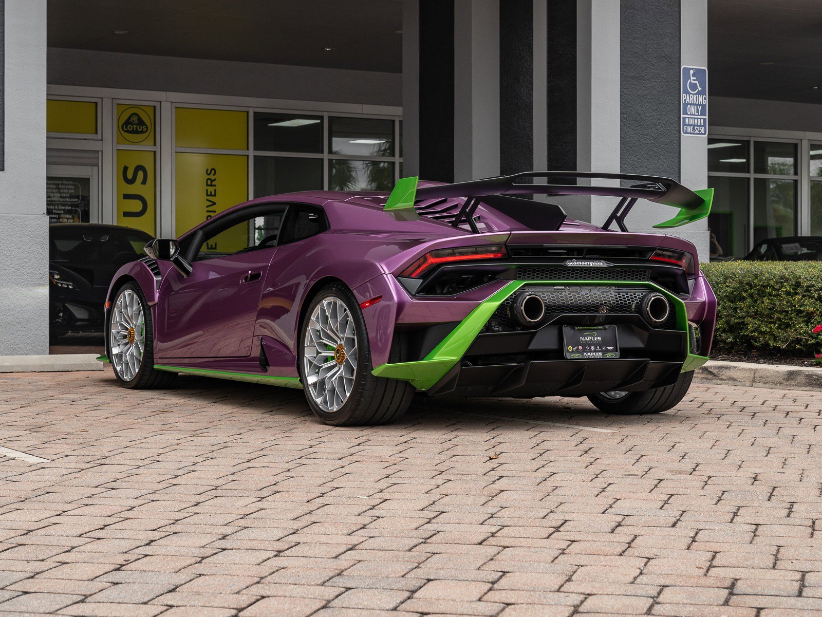 Used 2023 Lamborghini Huracan STO image 3