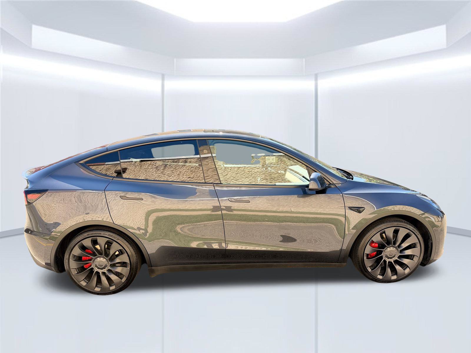 Used 2024 Tesla Model Y Performance AWD/4WD image 4