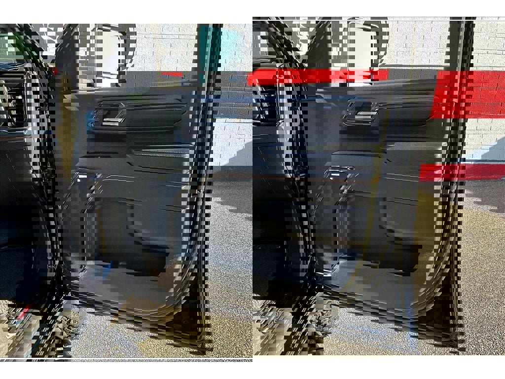 Used 2024 GMC Sierra 2500 AT4 image 20