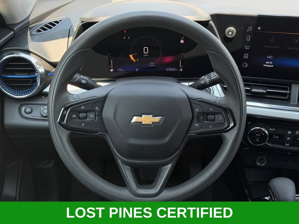 Used 2025 Chevrolet Trax LT FWD image 20