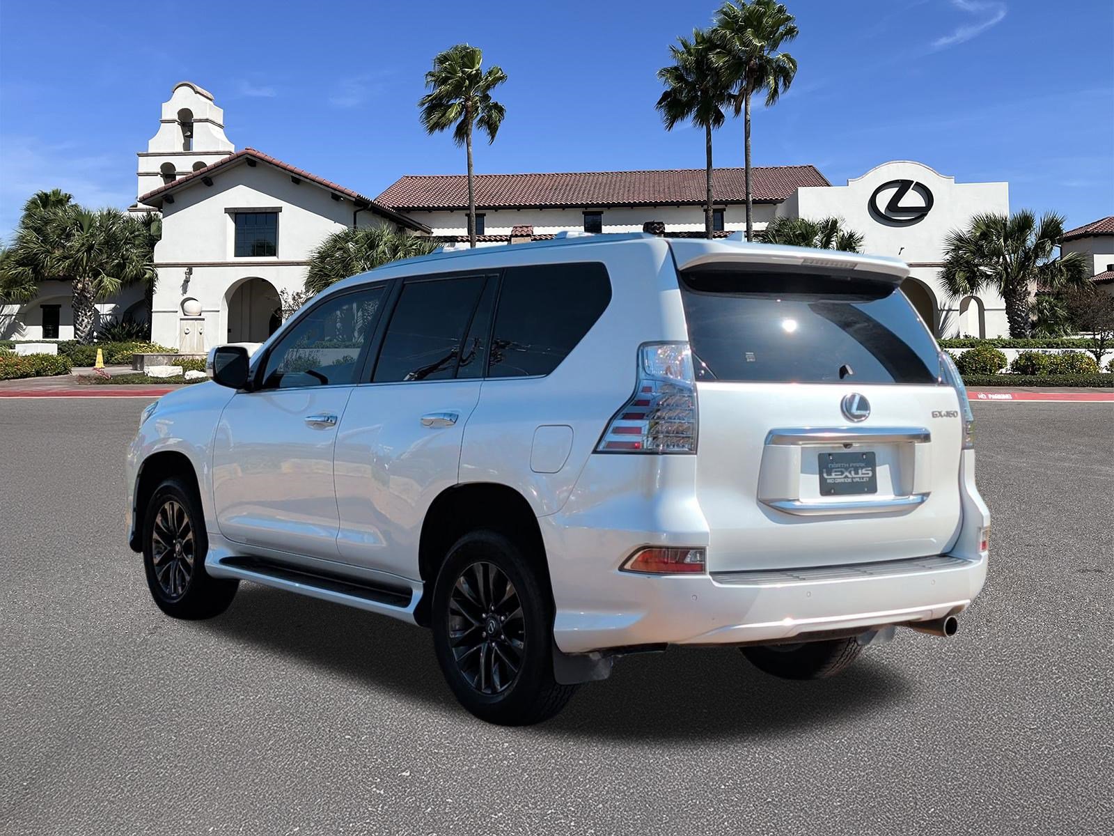 Certified 2023 Lexus GX 460 Premium w/ Premium Plus Package AWD/4WD image 4