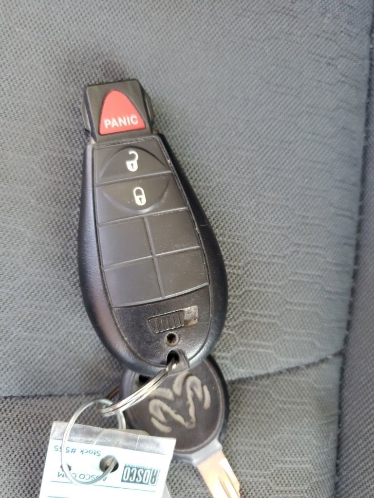 Used 2014 RAM 2500 SLT image 33