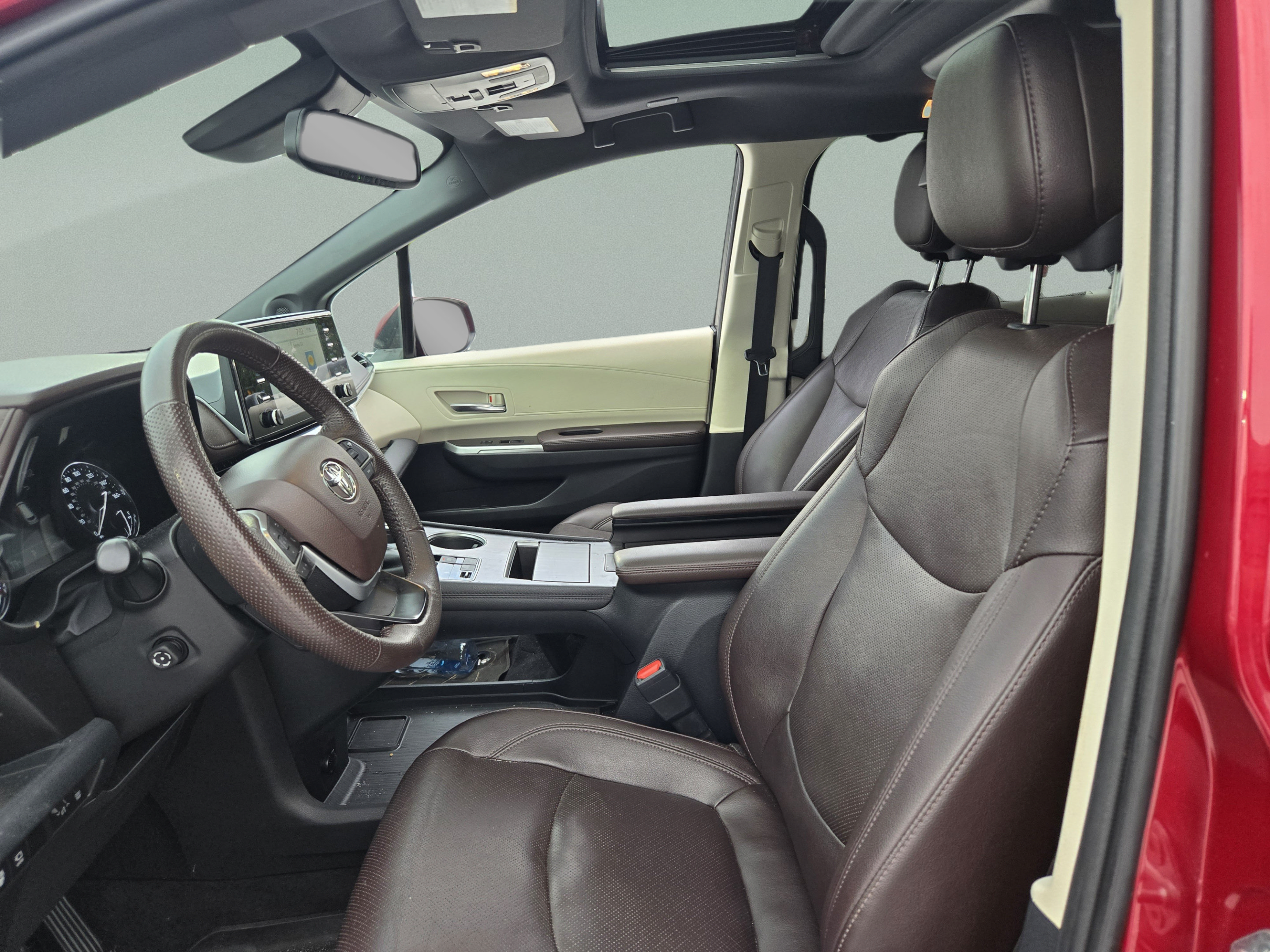 Used 2022 Toyota Sienna Platinum AWD/4WD image 10