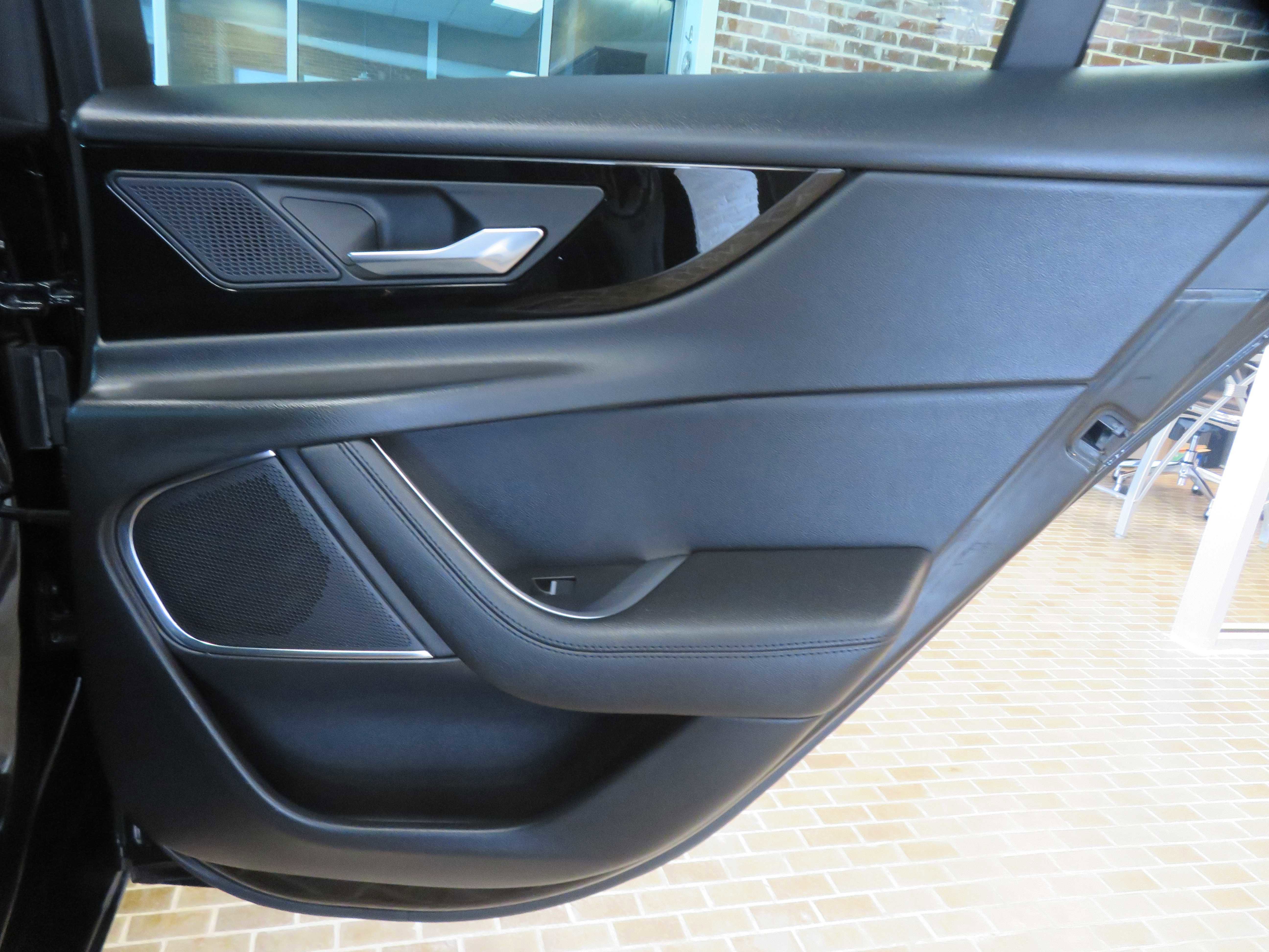 Used 2020 Jaguar XE S image 19