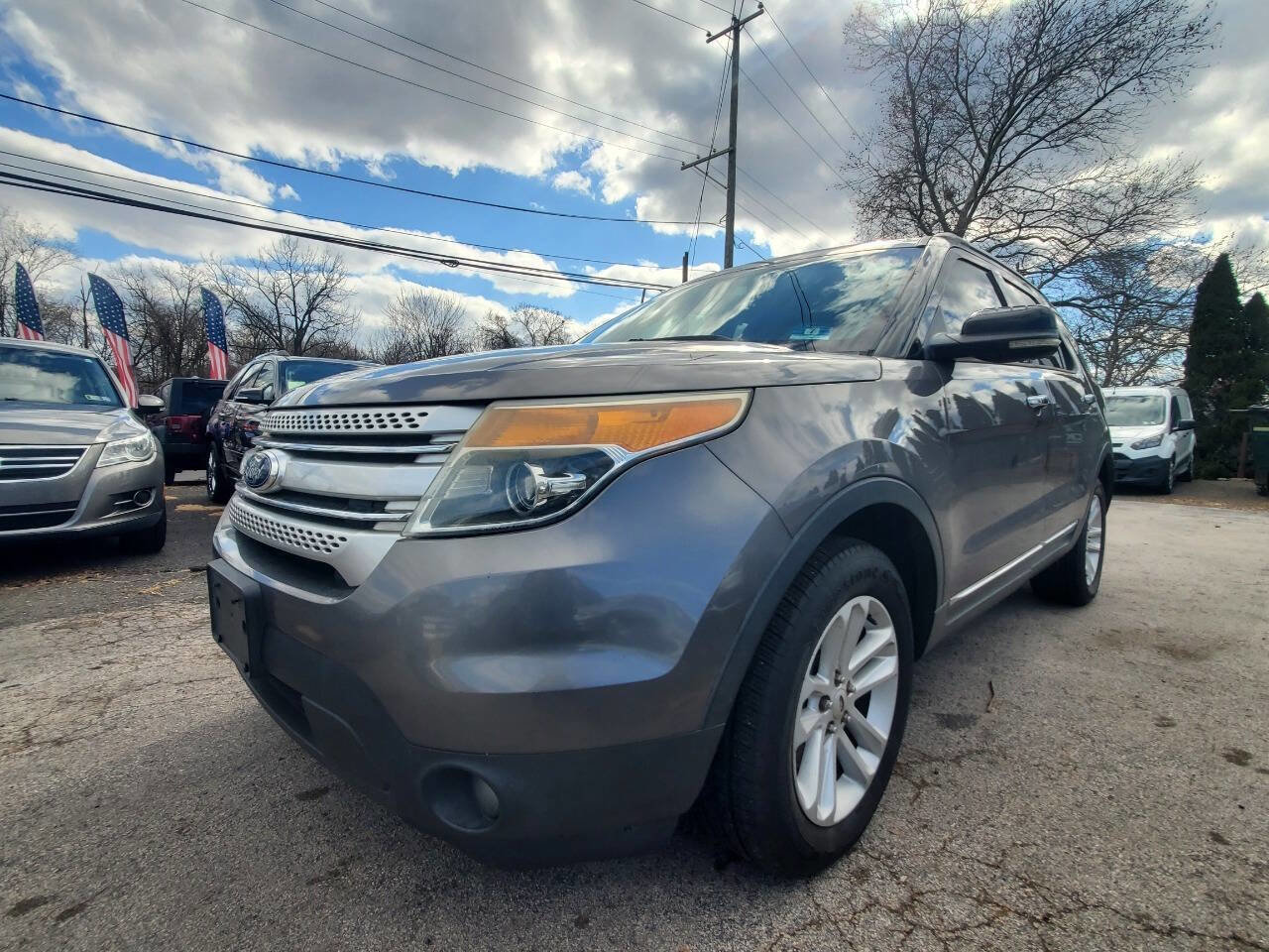 Used 2013 Ford Explorer XLT image 1