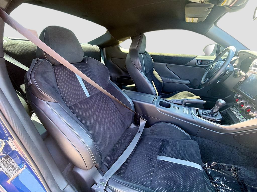 Used 2025 Toyota GR86 Premium w/ ALL Weather Mat Package (TMS) RWD image 26