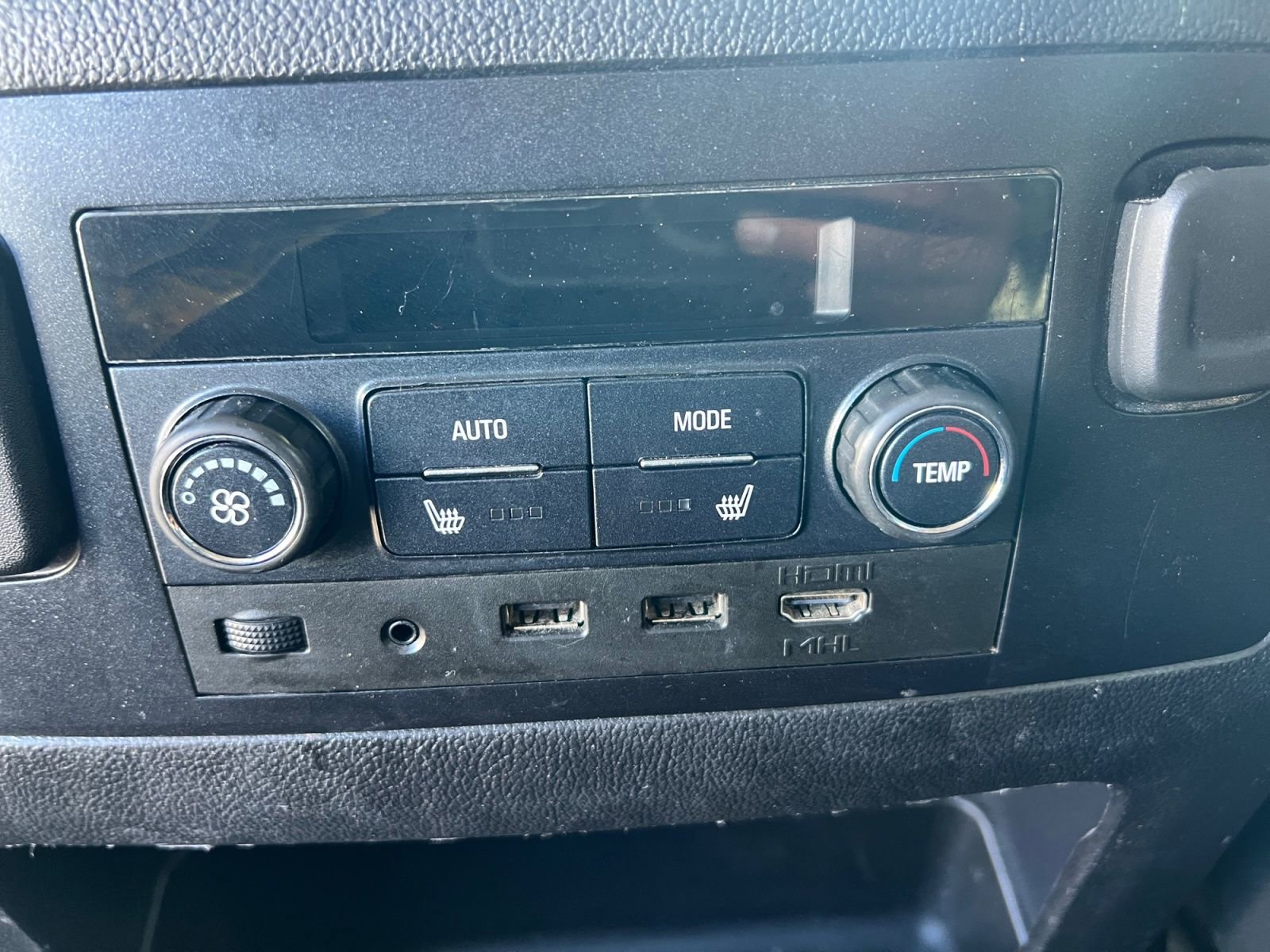 Used 2020 Chevrolet Suburban Premier image 31