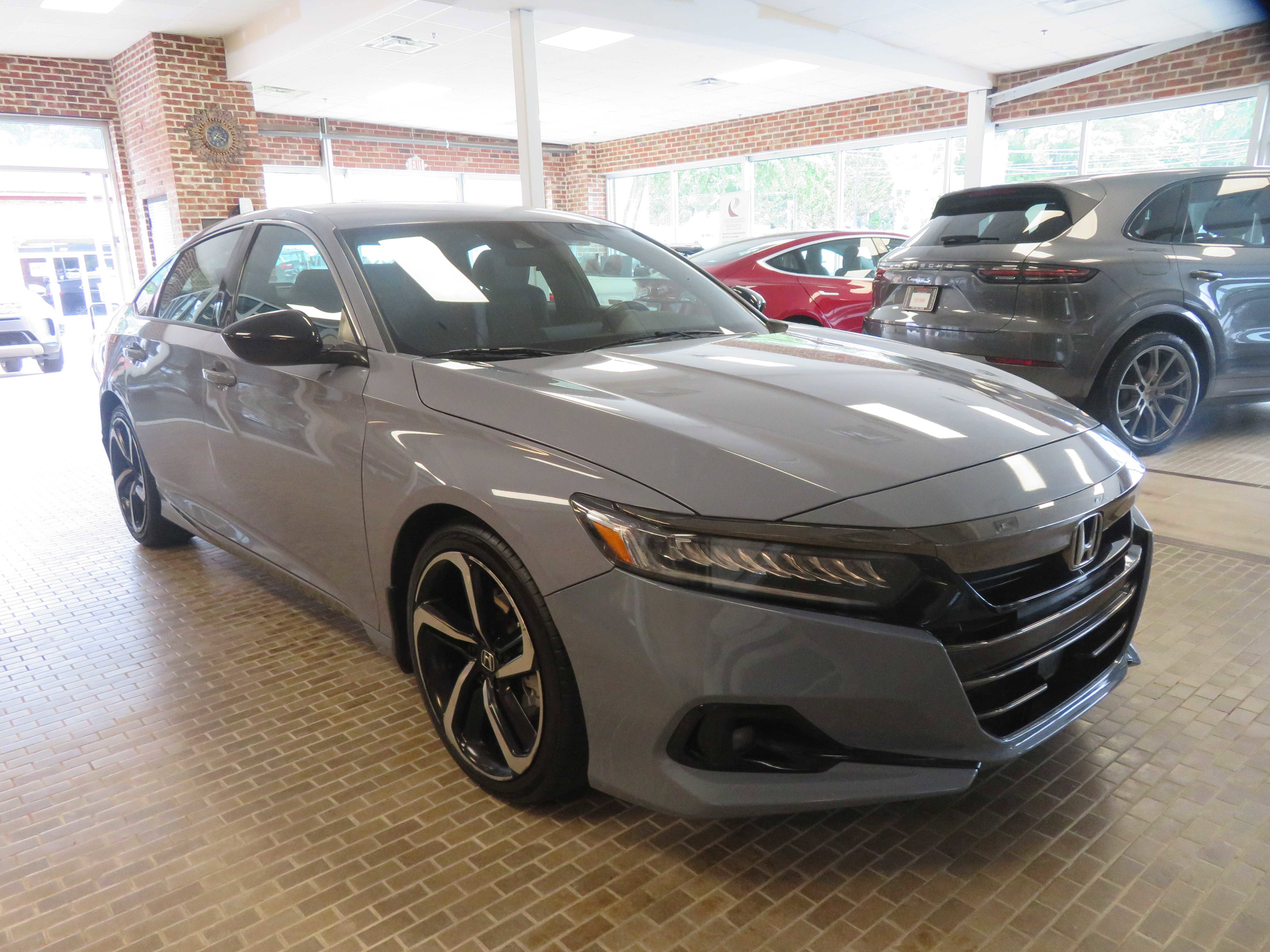 Used 2021 Honda Accord Sport image 3