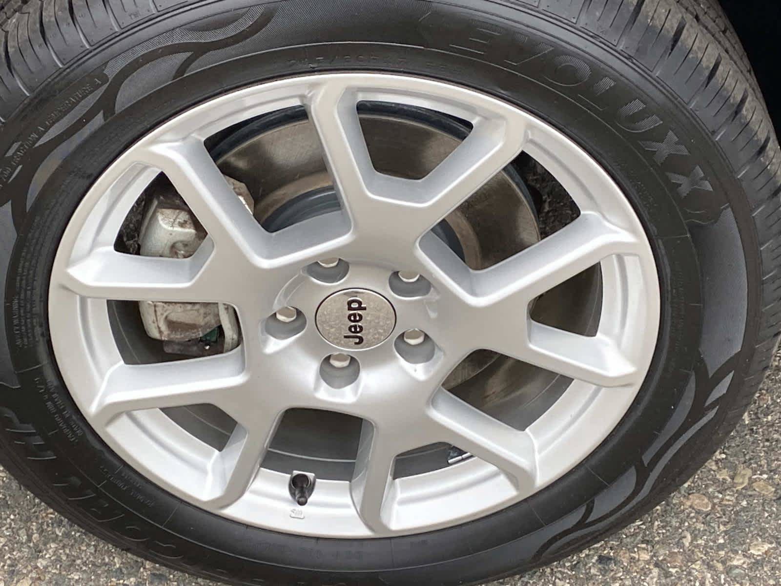 Certified 2022 Jeep Renegade Latitude AWD/4WD image 27