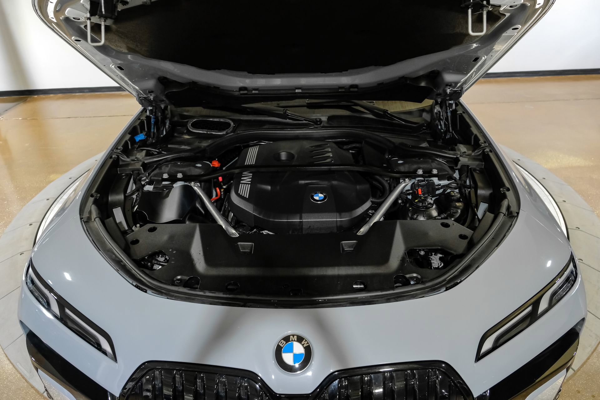 Used 2023 BMW 740i image 52