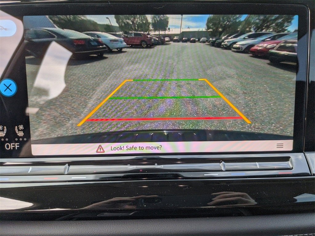 Used 2025 Volkswagen Atlas SE image 31