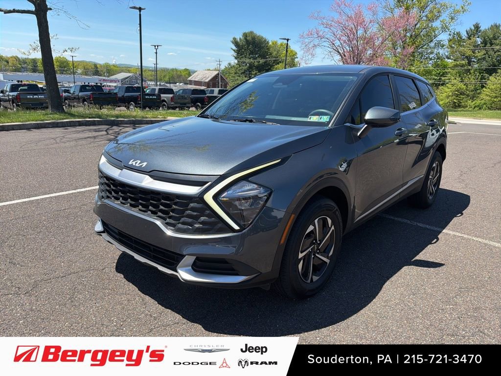 Used 2023 Kia Sportage LX AWD/4WD image 1