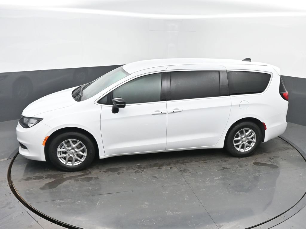 New 2026 Chrysler Voyager LX FWD image 39