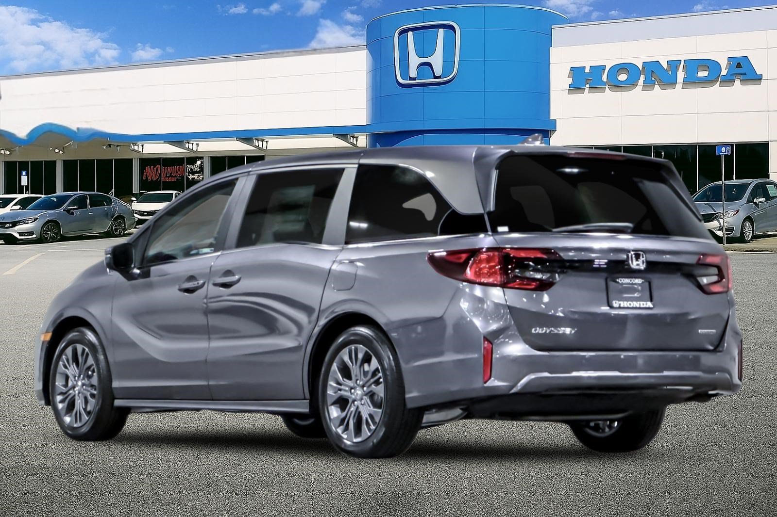 New 2026 Honda Odyssey Touring image 3