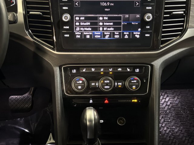 Used 2022 Volkswagen Atlas Cross Sport SE FWD image 33