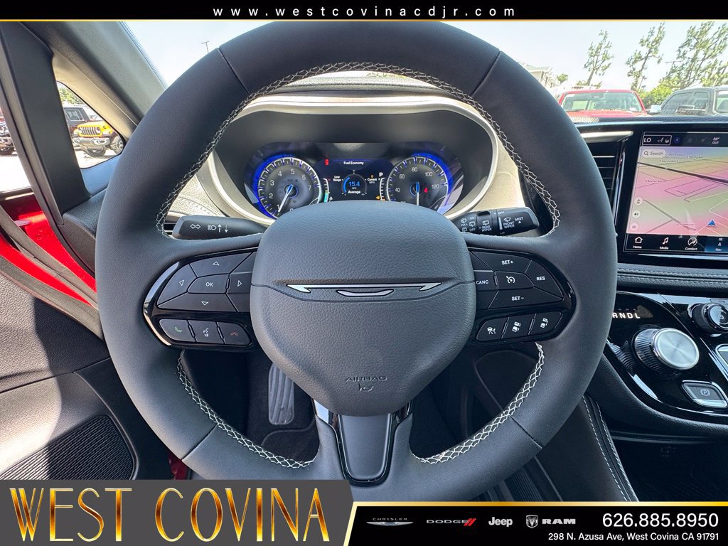 New 2027 Chrysler Pacifica Limited FWD image 19