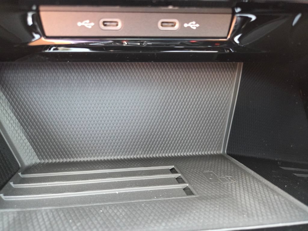 New 2026 Volkswagen GTI SE FWD image 17
