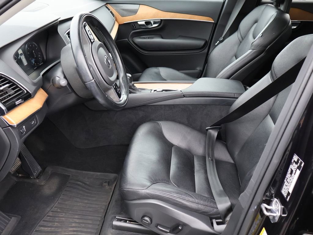 Used 2021 Volvo XC90 T6 Momentum w/ Advanced Package image 41