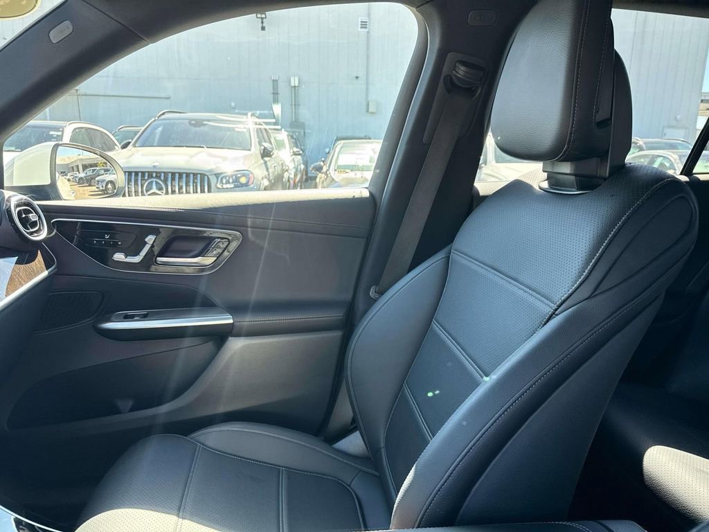 Used 2025 Mercedes-Benz GLC 300 image 15