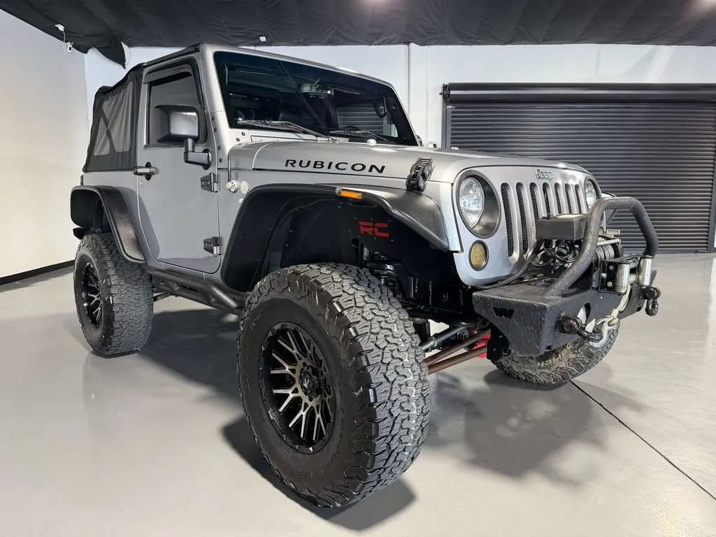 Used 2015 Jeep Wrangler Rubicon w/ Power Convenience Group AWD/4WD image 3