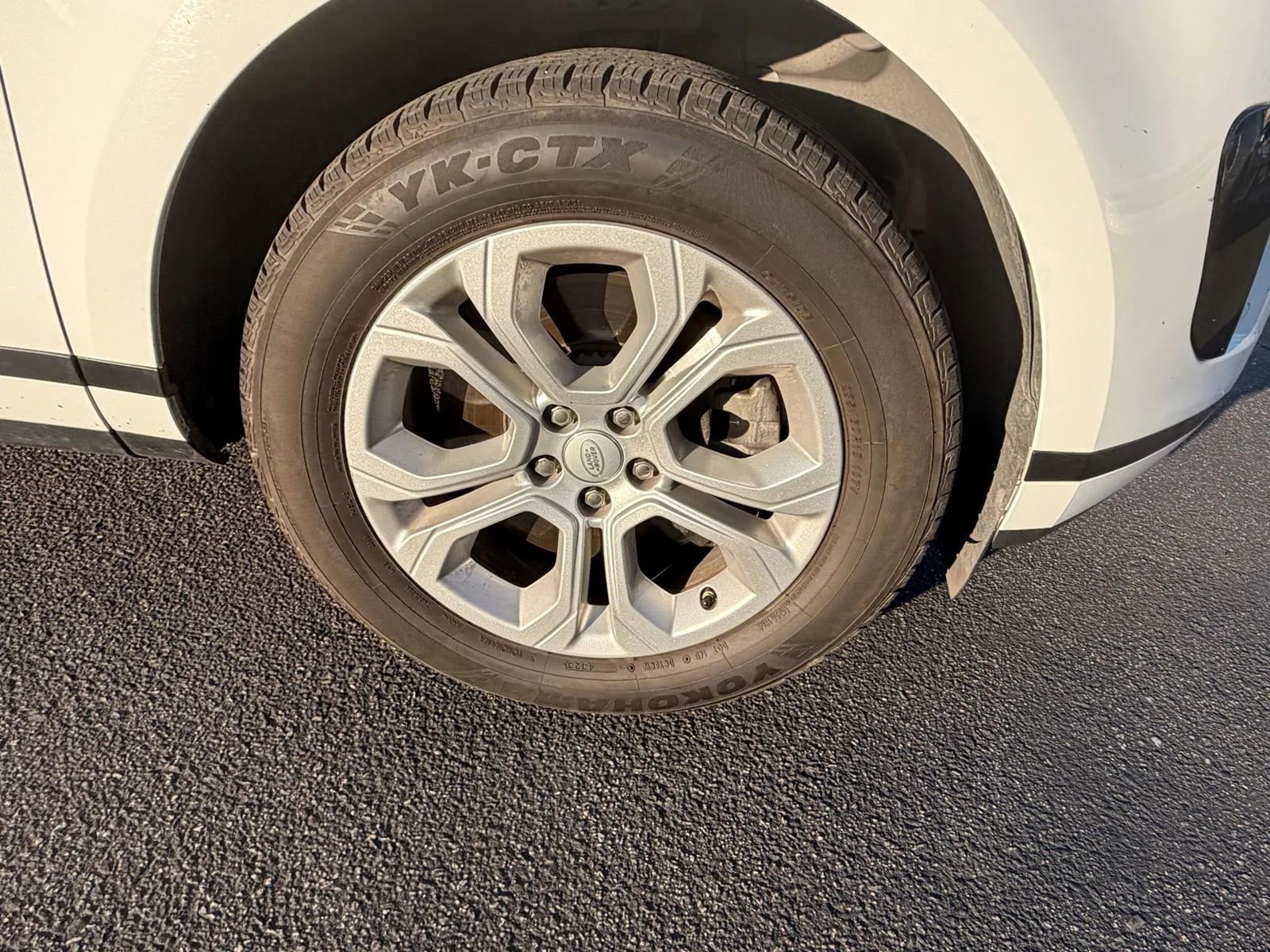 Used 2020 Land Rover Range Rover Evoque S image 12