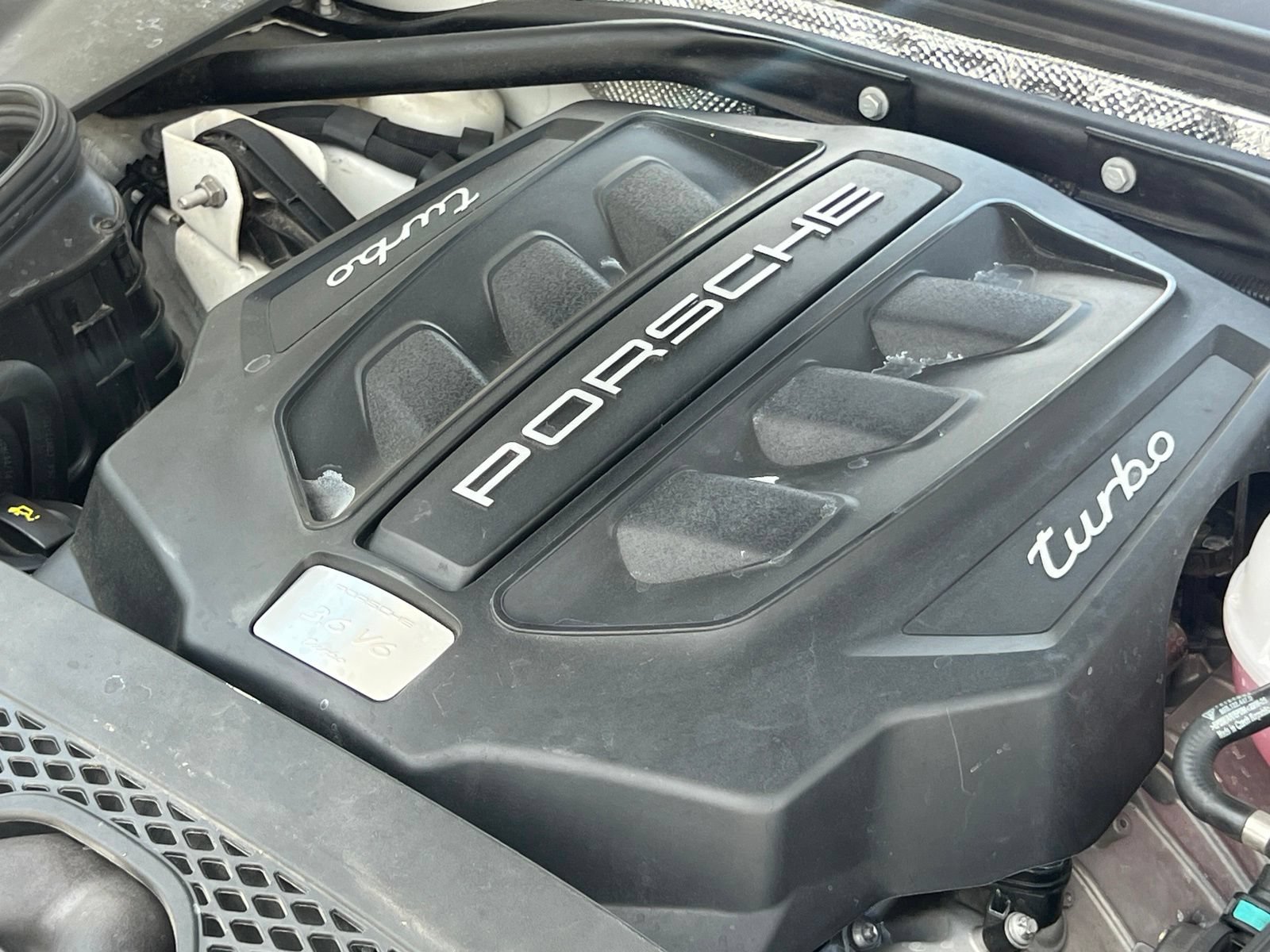 Certified 2015 Porsche Macan Turbo AWD/4WD image 39